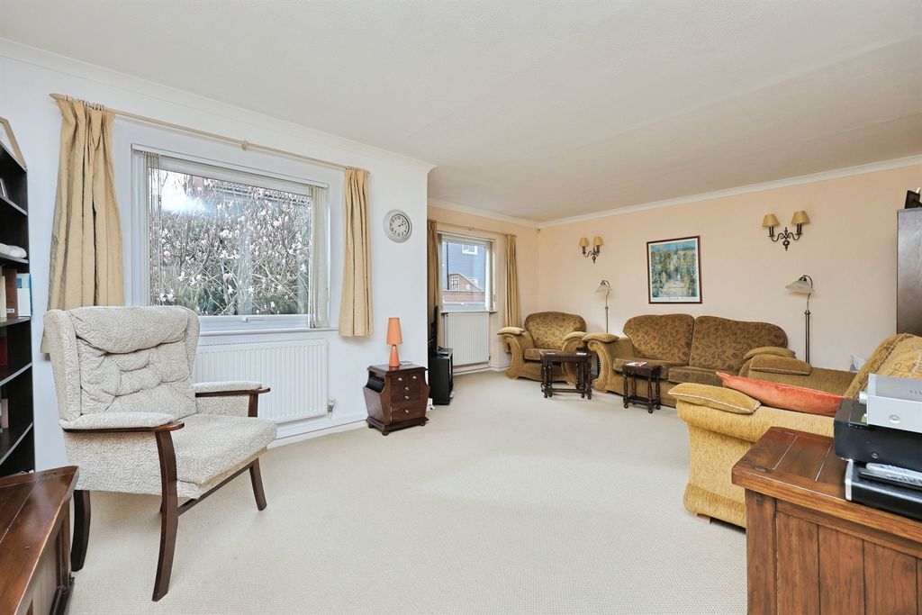 Property photo 2 of 18