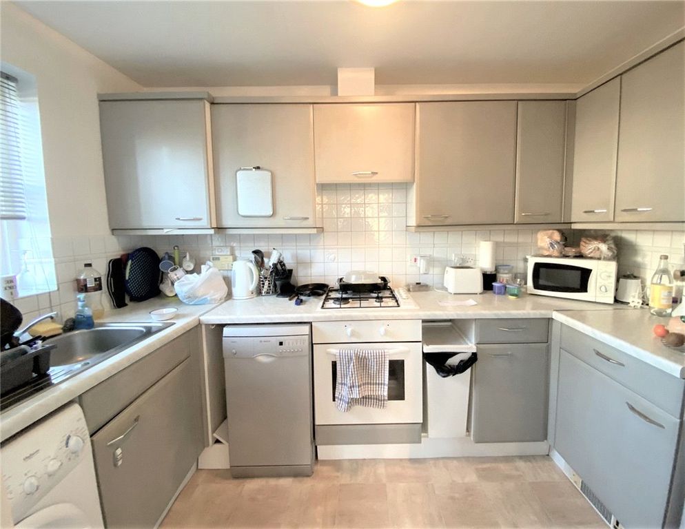 Property photo 2 of 9 Kitchen