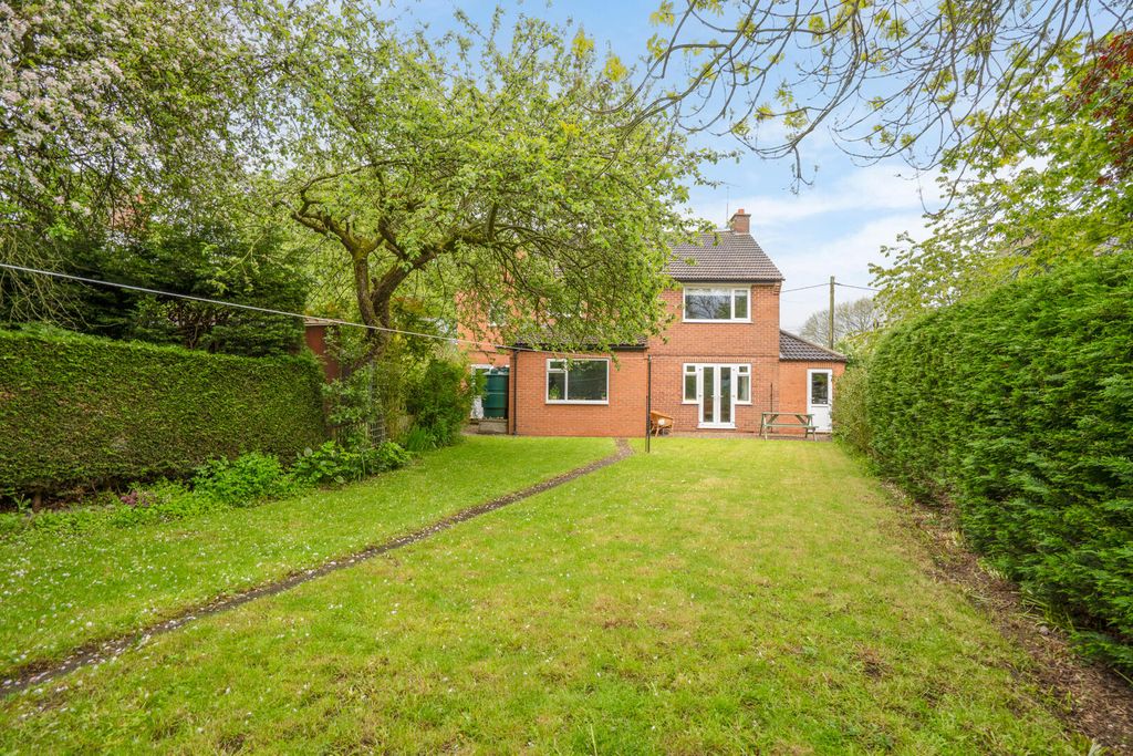 Property photo 1 of 18 Rear Garden