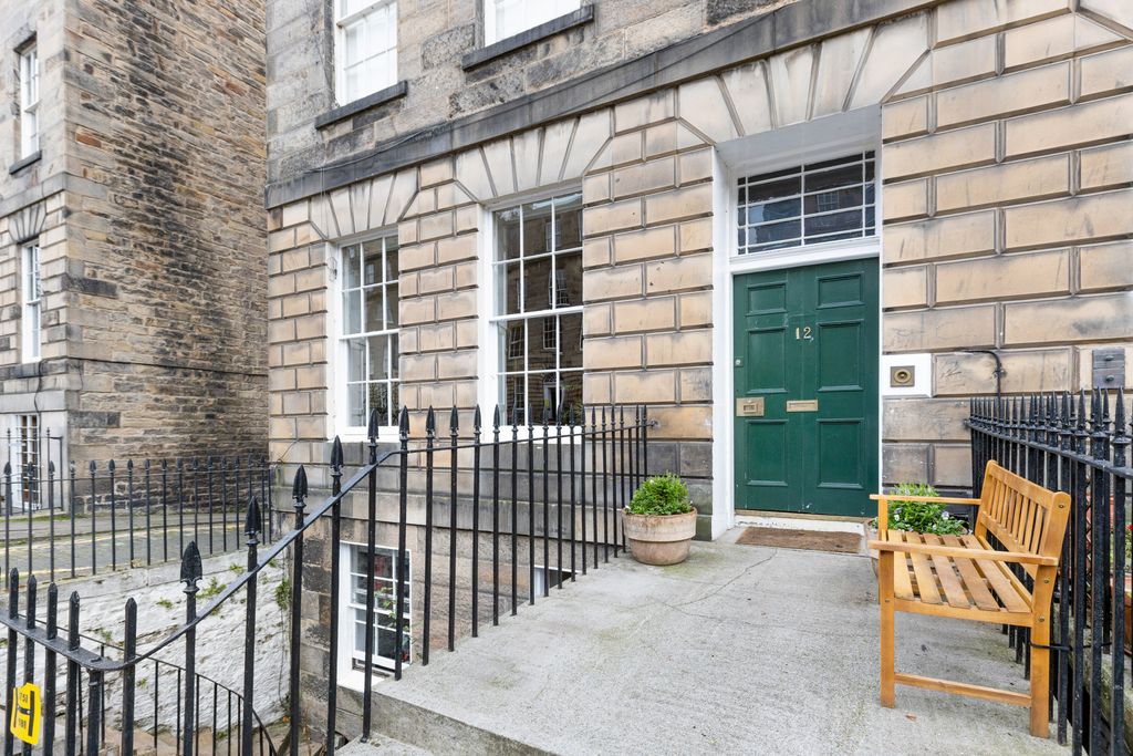 Property photo 2 of 25 Property Image 2