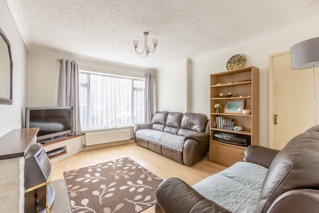 Property photo 2 of 19