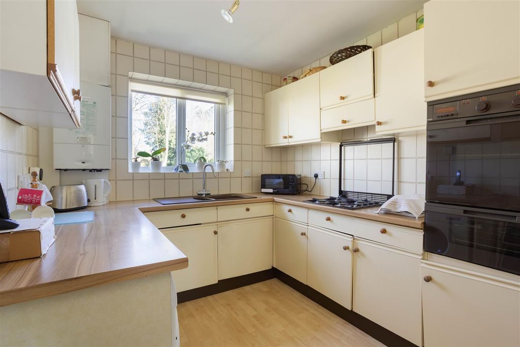 Property photo 3 of 11 00009.Jpg