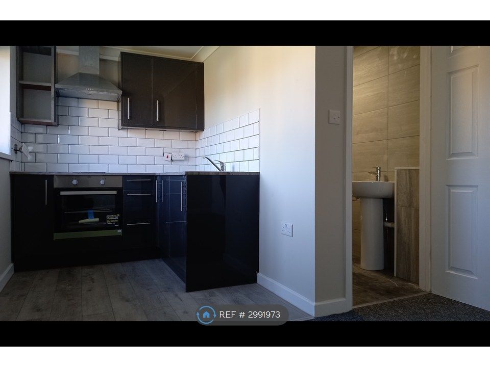 Property photo 1 of 5 Kitchen