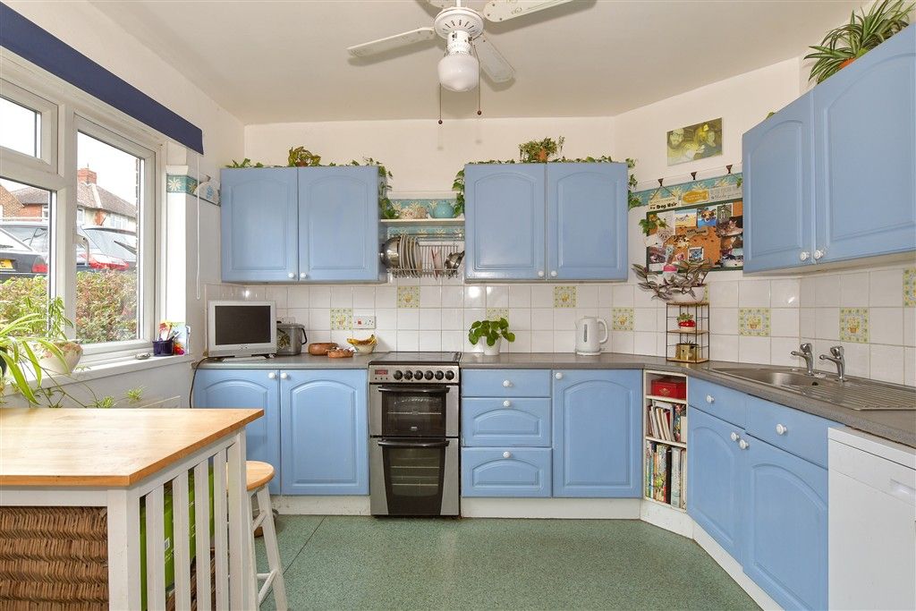 Property photo 2 of 13 Kitchen