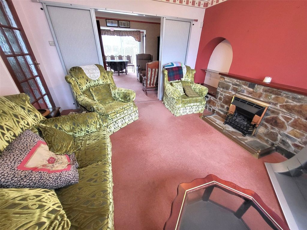 Property photo 2 of 29 Picture No. 25