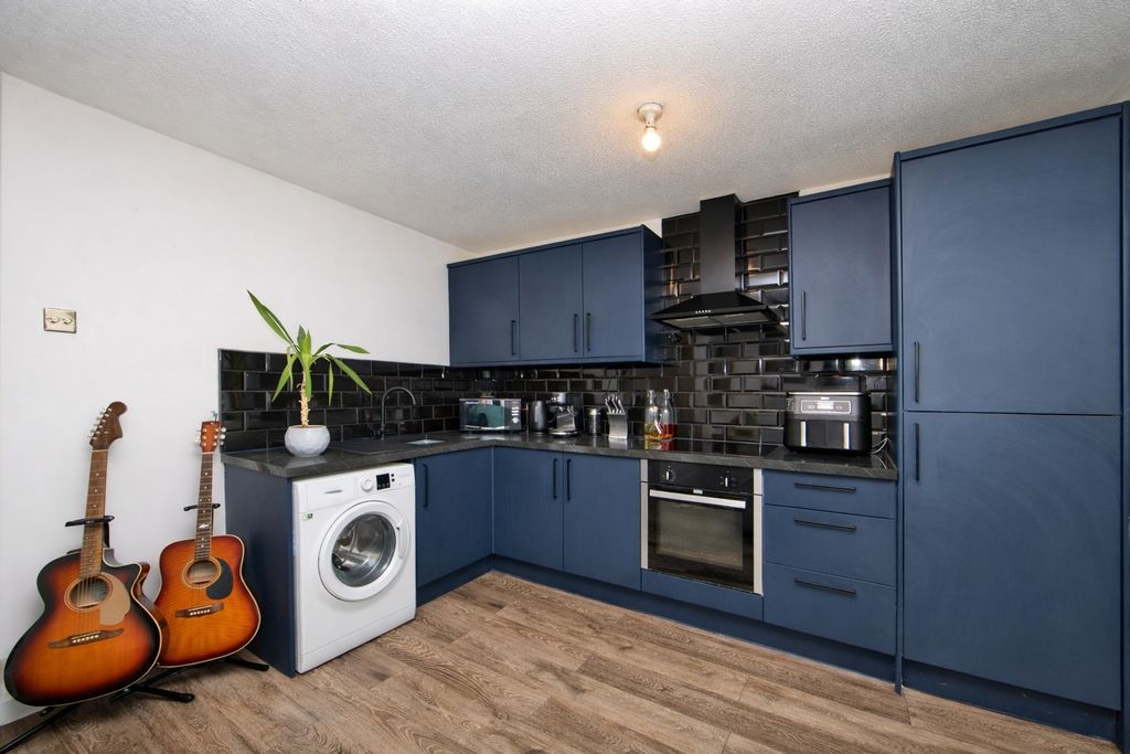 Property photo 2 of 6 Picture 2