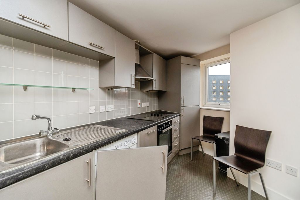 Property photo 3 of 20 Pbox-Img.Jpg