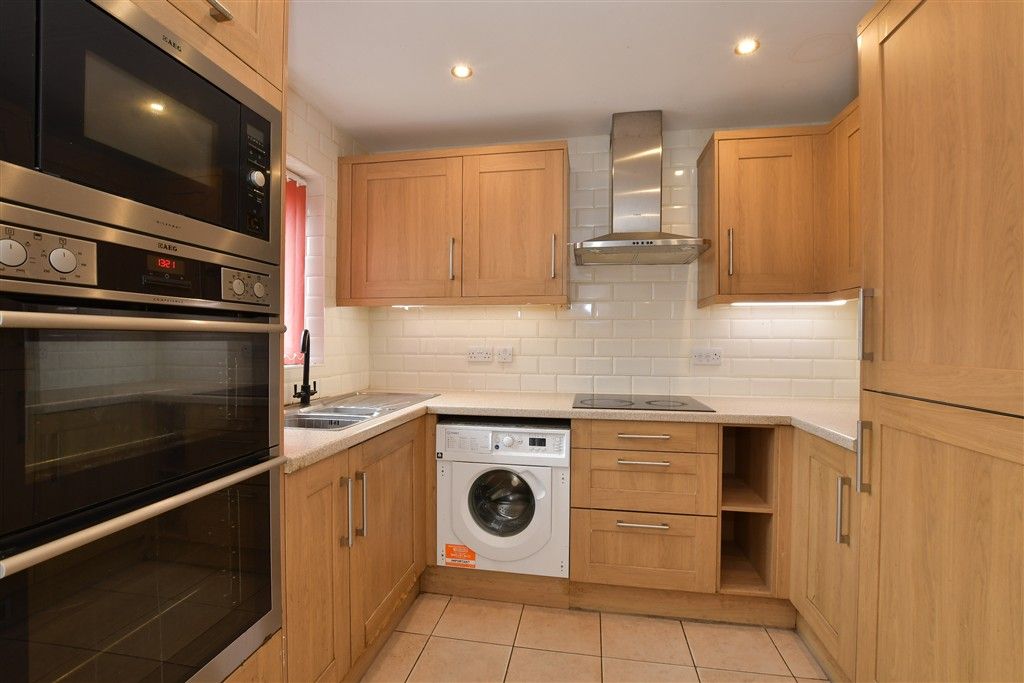 Property photo 1 of 7 Kitchen