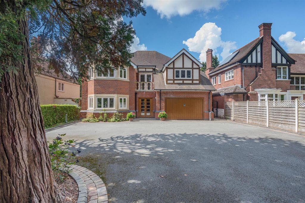 Property photo 2 of 39 8657682-Exterior12.Jpg