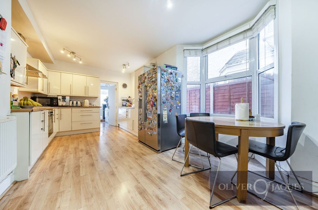 Property photo 3 of 24