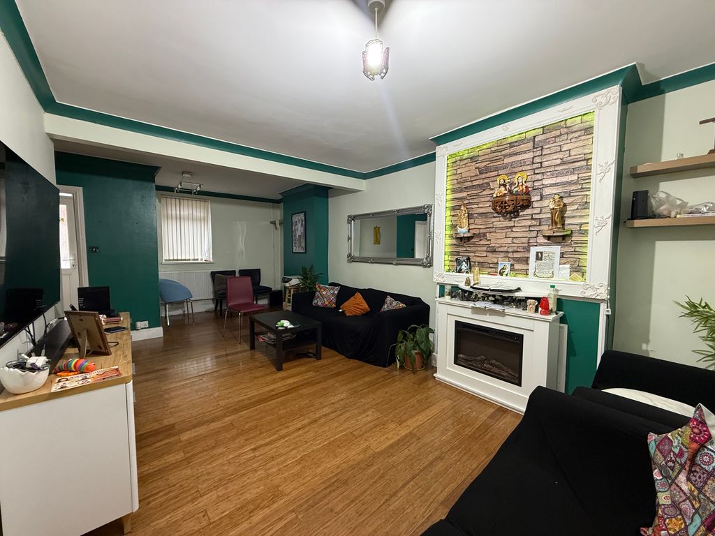 Property photo 2 of 10 Image