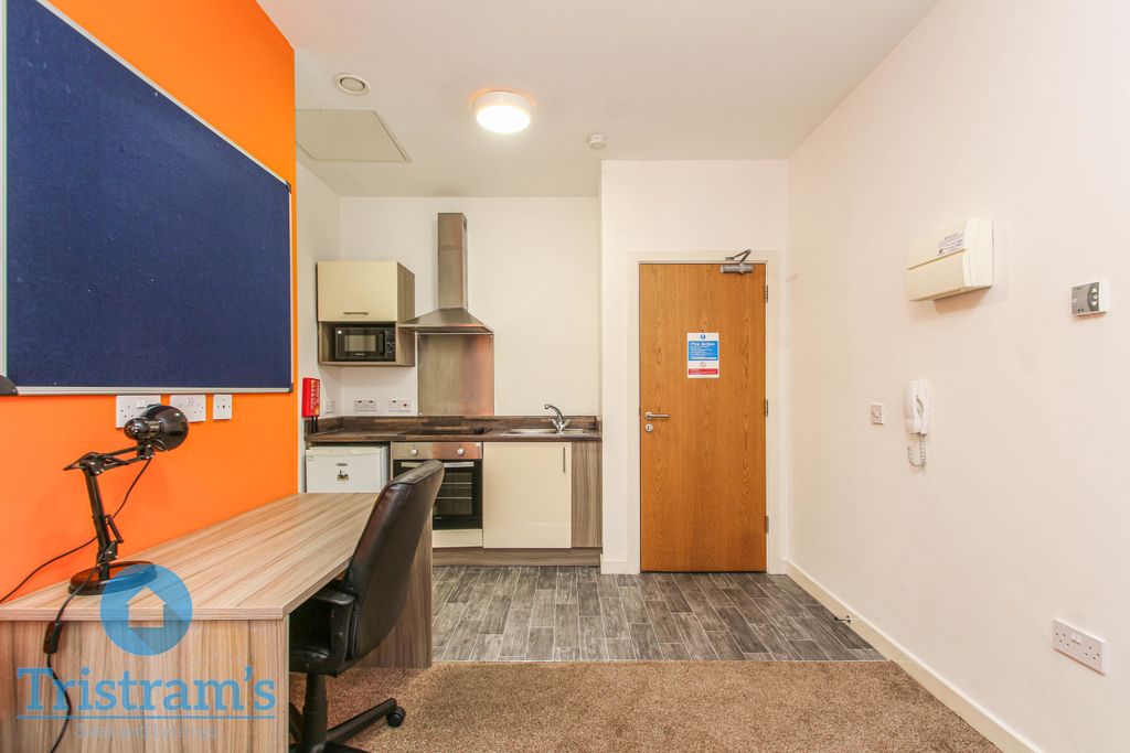 Property photo 3 of 9