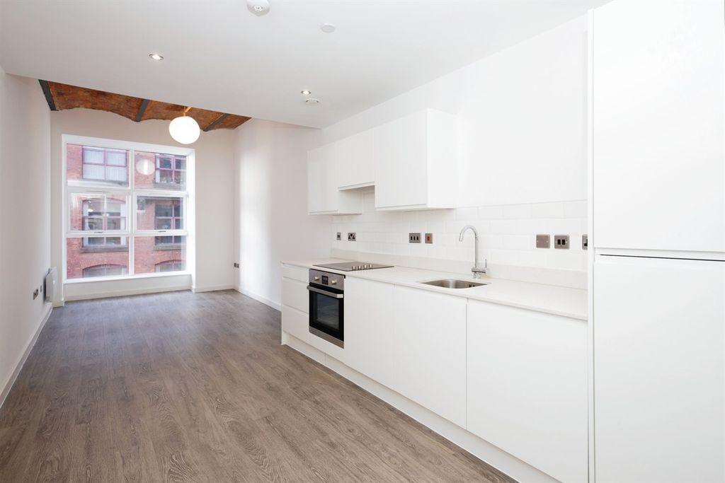Property photo 1 of 11 (Main)