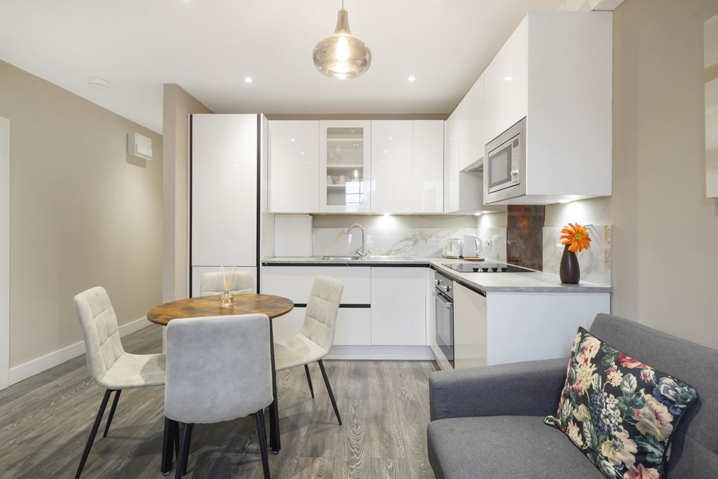 Property photo 2 of 12 Gallery