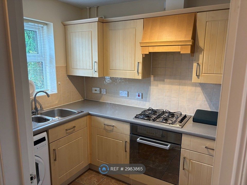 Property photo 3 of 9 Kitchen