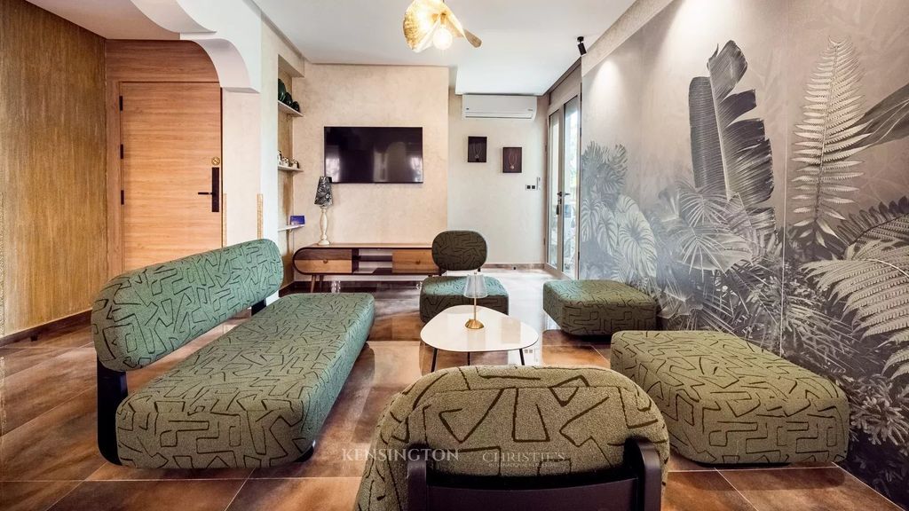 Property photo 2 of 27