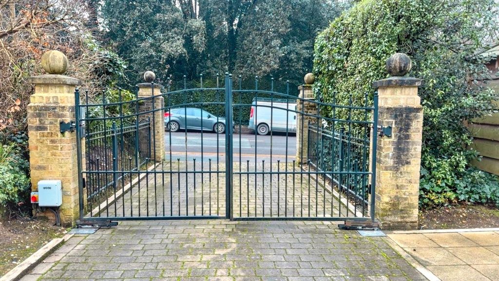 Property photo 2 of 21 Photo 37