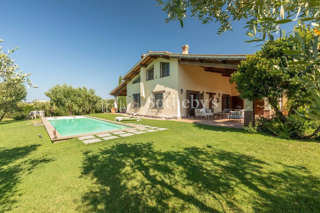 Property photo 1 of 33