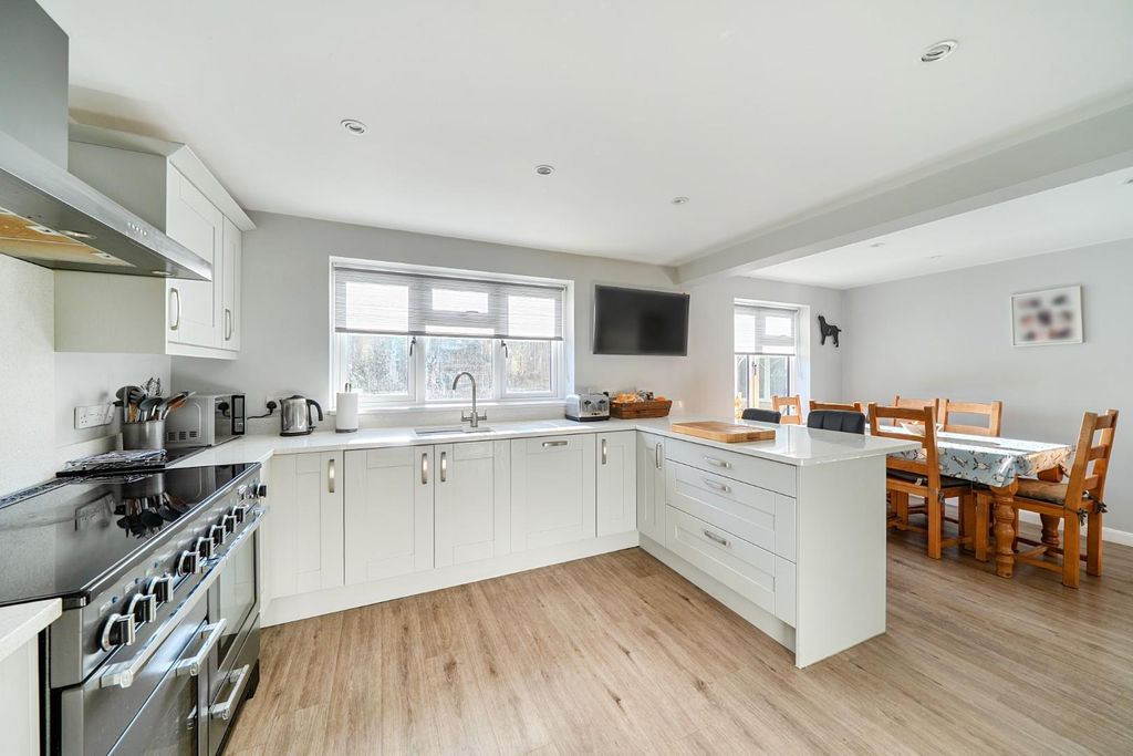 Property photo 2 of 23 1395497-8-695d0B28c60d9.Jpg