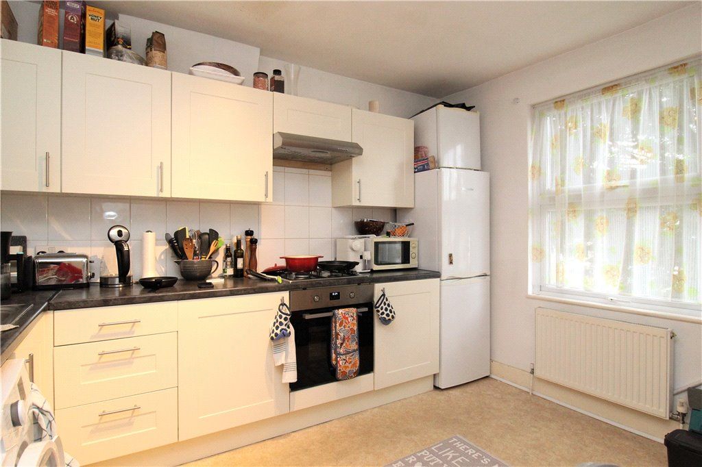 Property photo 3 of 6 Kitchen