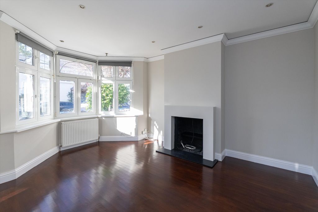 Property photo 2 of 11 Image