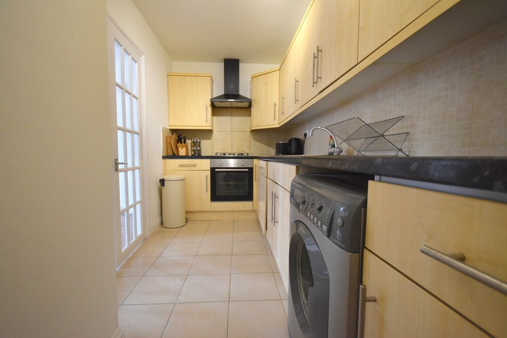 Property photo 3 of 13 Kitchen