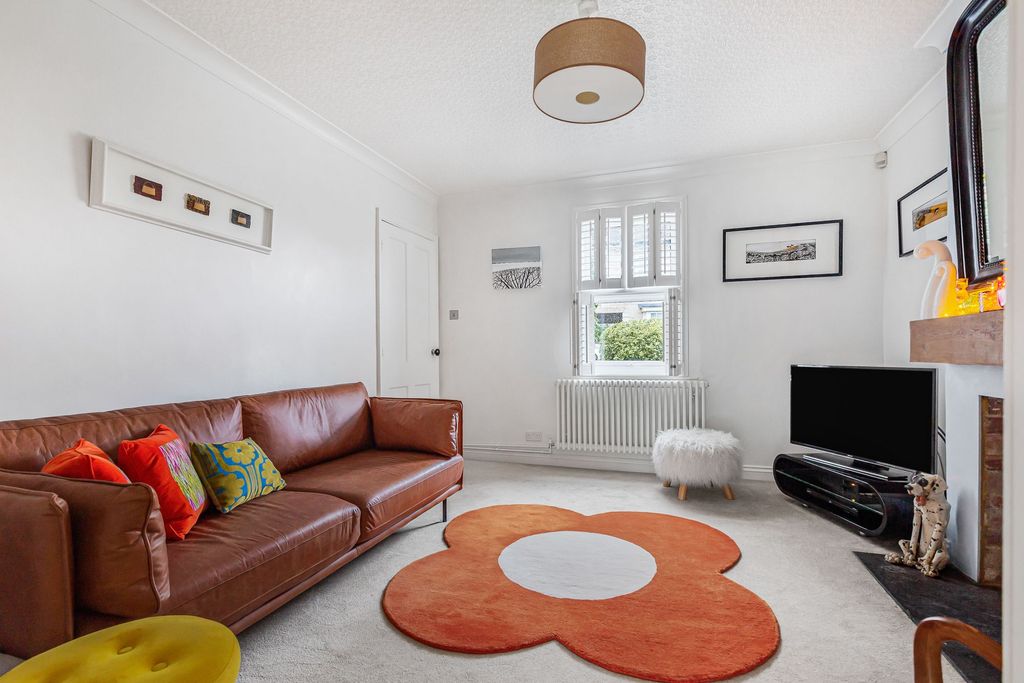 Property photo 2 of 23