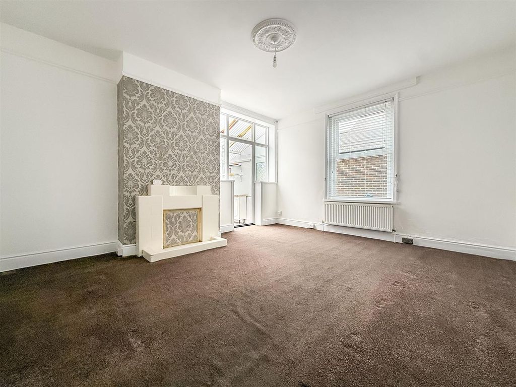 Property photo 3 of 13 Photo-2026-04-14-11-03-40 2.Jpg