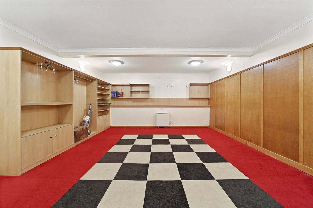 Property photo 3 of 10 Back Room