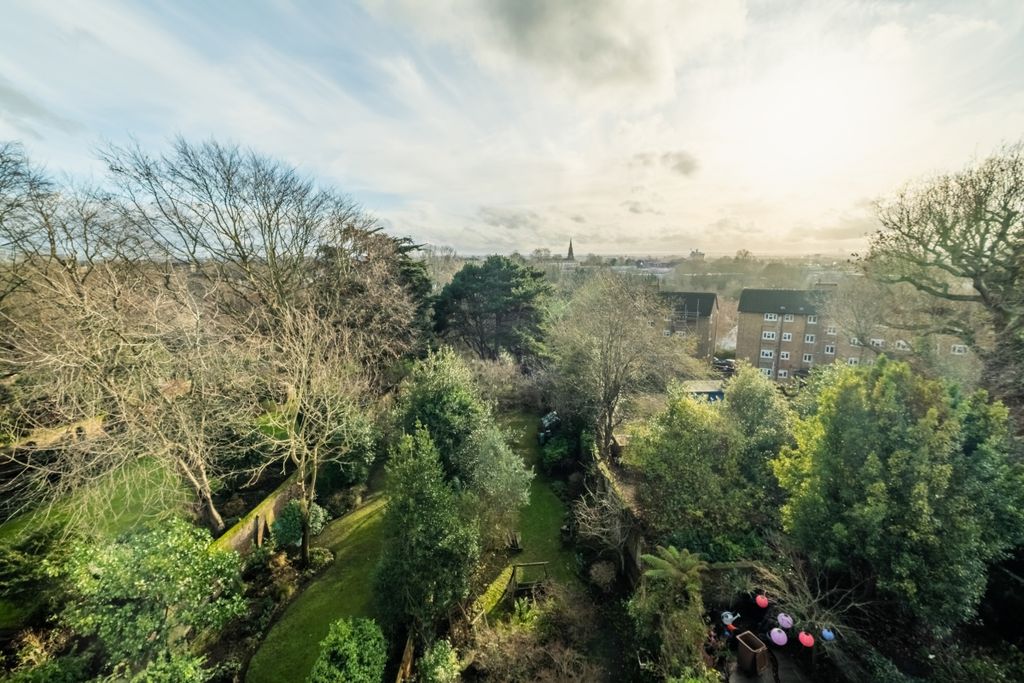 Property photo 3 of 14