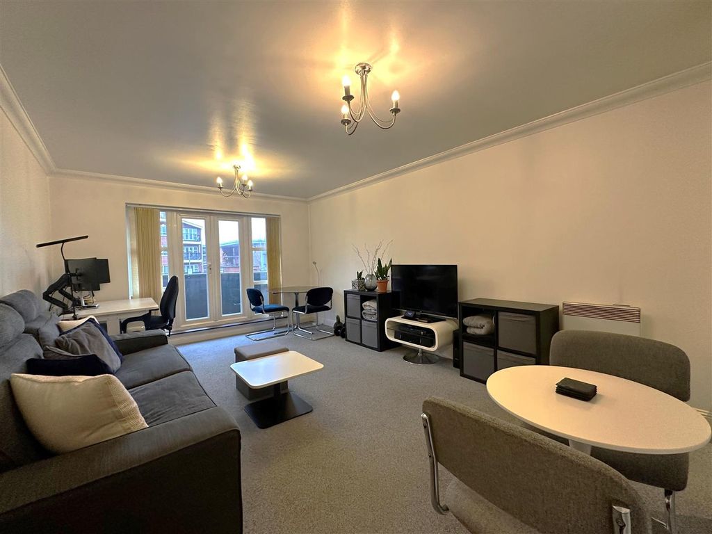 Property photo 2 of 6 Coopers Estate Agents