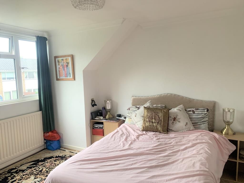 Property photo 2 of 15 Bedroom