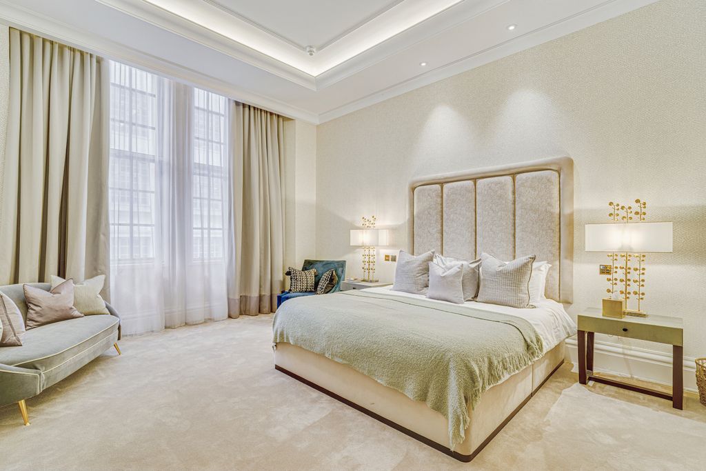 Property photo 3 of 21