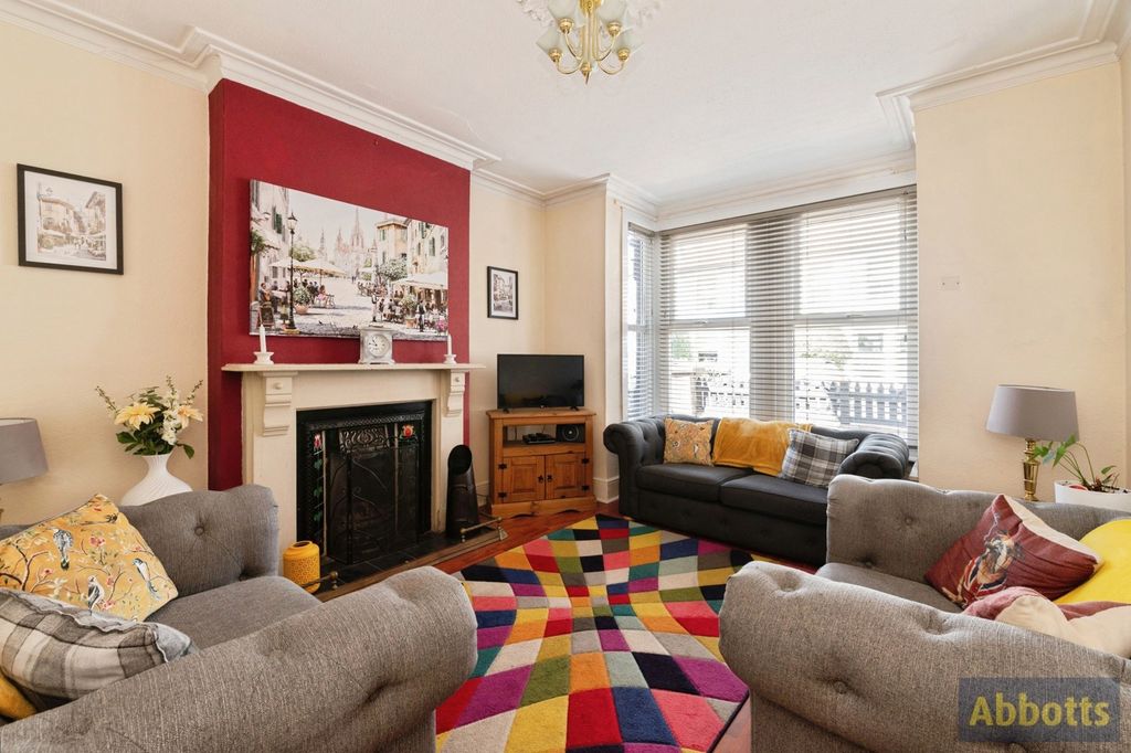 Property photo 3 of 23 Pbox-Img.Jpg