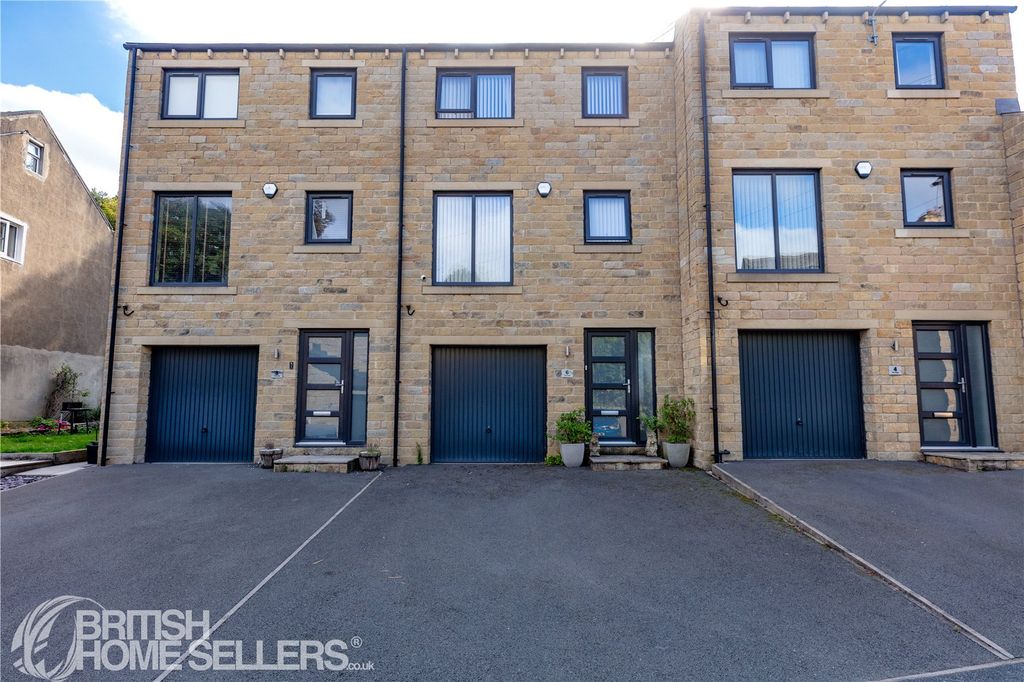 Property photo 2 of 26 Picture No. 21