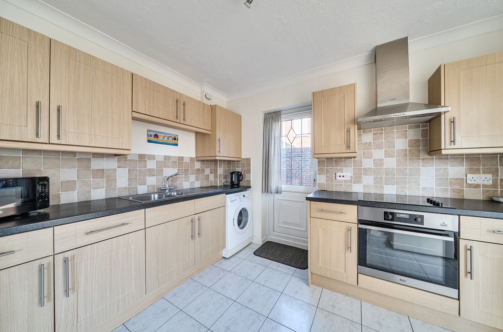 Property photo 3 of 11 1433764-15-69Bc7E...