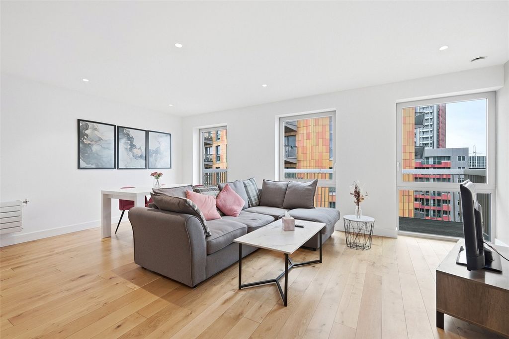 Property photo 2 of 21 Picture No. 05