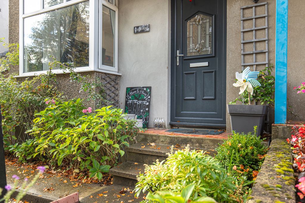 Property photo 2 of 38