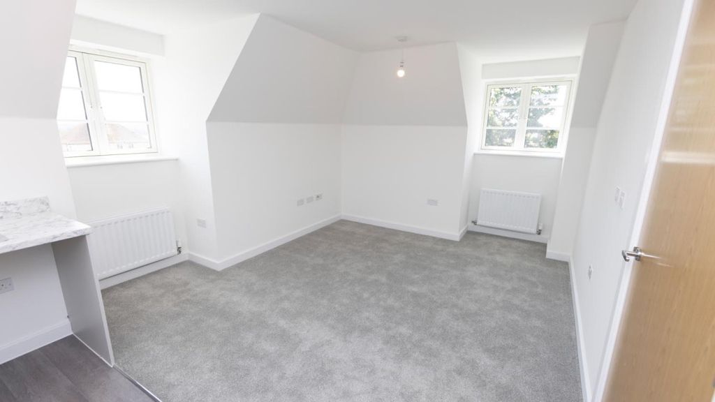 Additional image 25 of 2 bed flat for salePetworth GU28