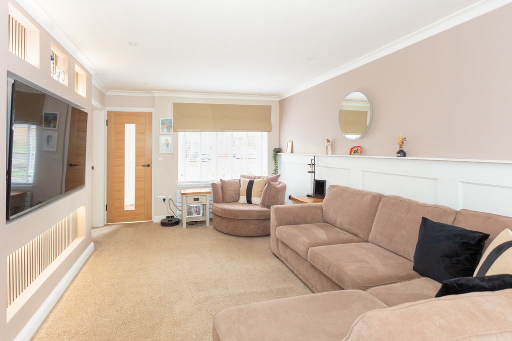 Property photo 3 of 26 Open-Plan Living Room/Kitchen/Diner