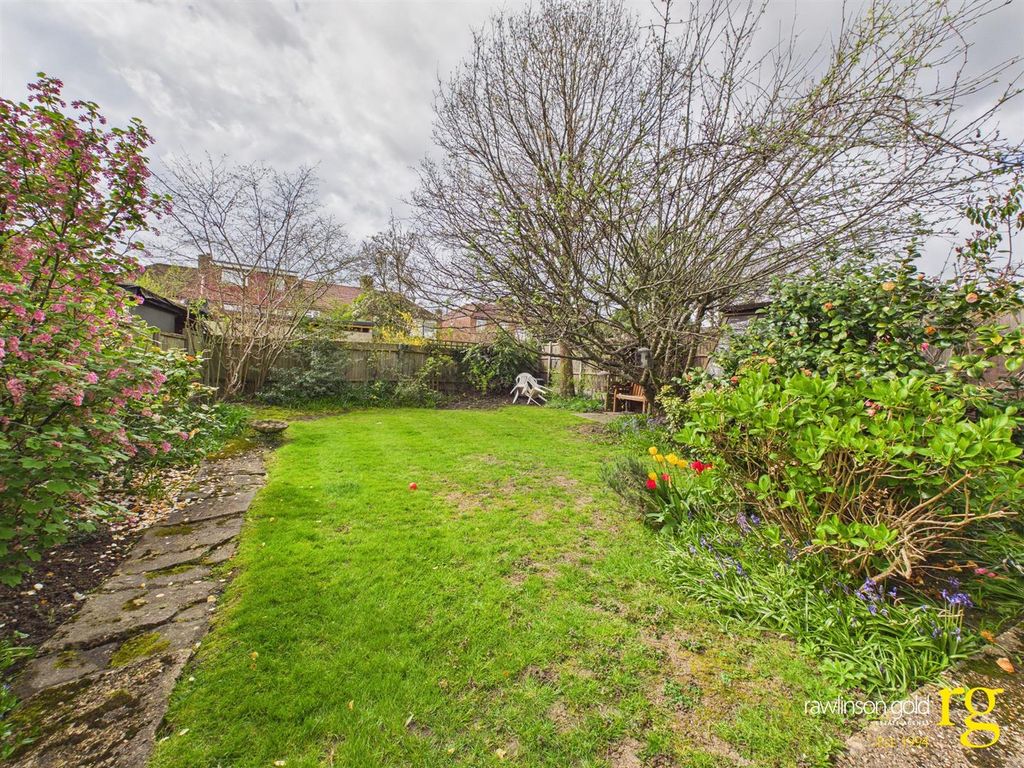 Property photo 2 of 14 Cam02900G0-Pr0333-Still012.Jpg