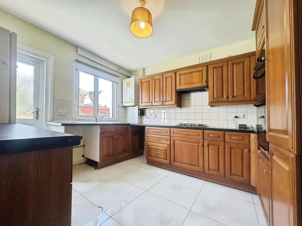 Property photo 2 of 14 Kitchen