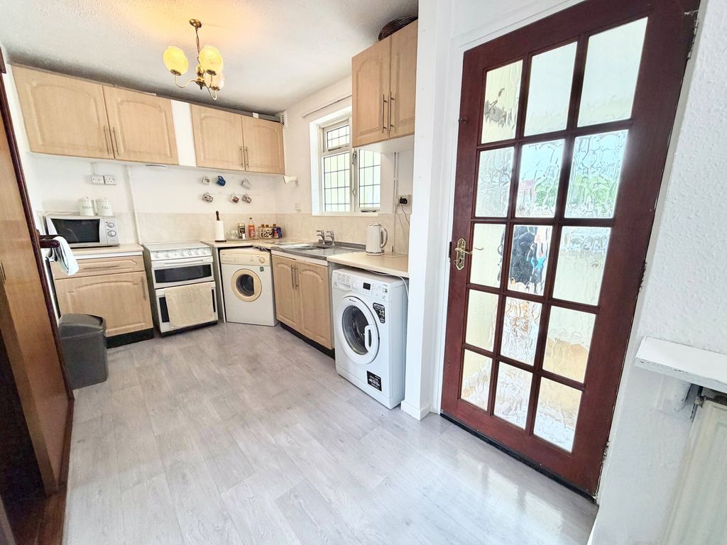 Property photo 3 of 18