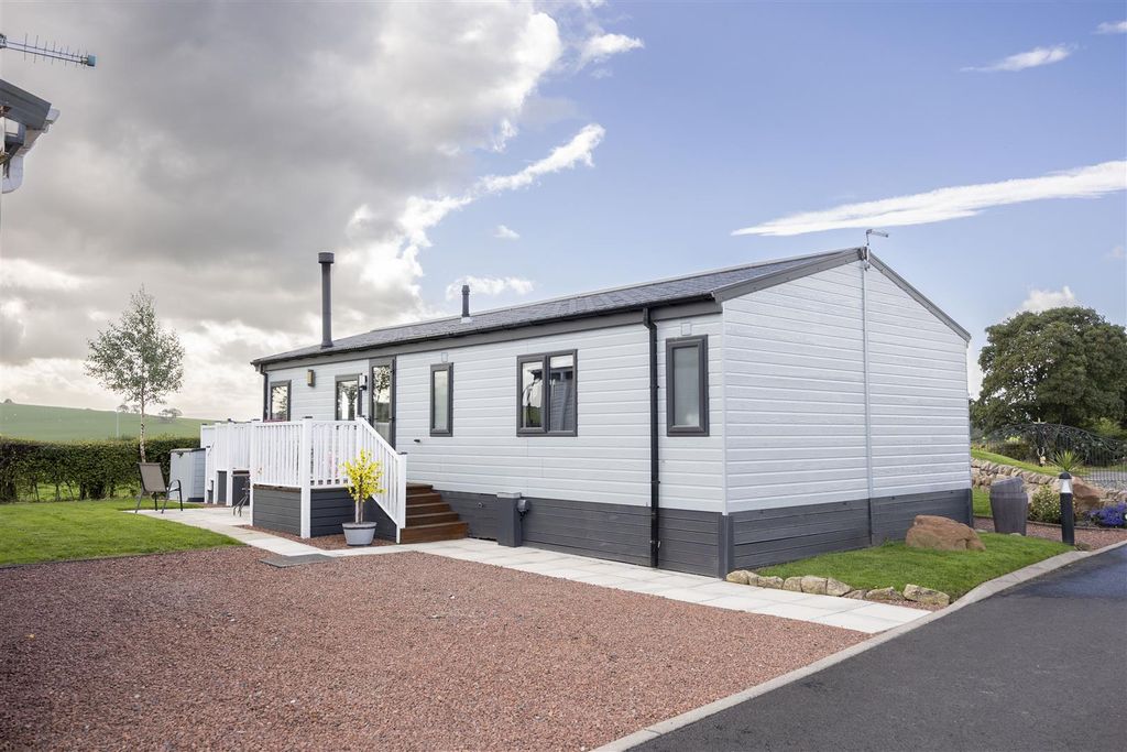 Property photo 1 of 28 Lodge 38.Jpg