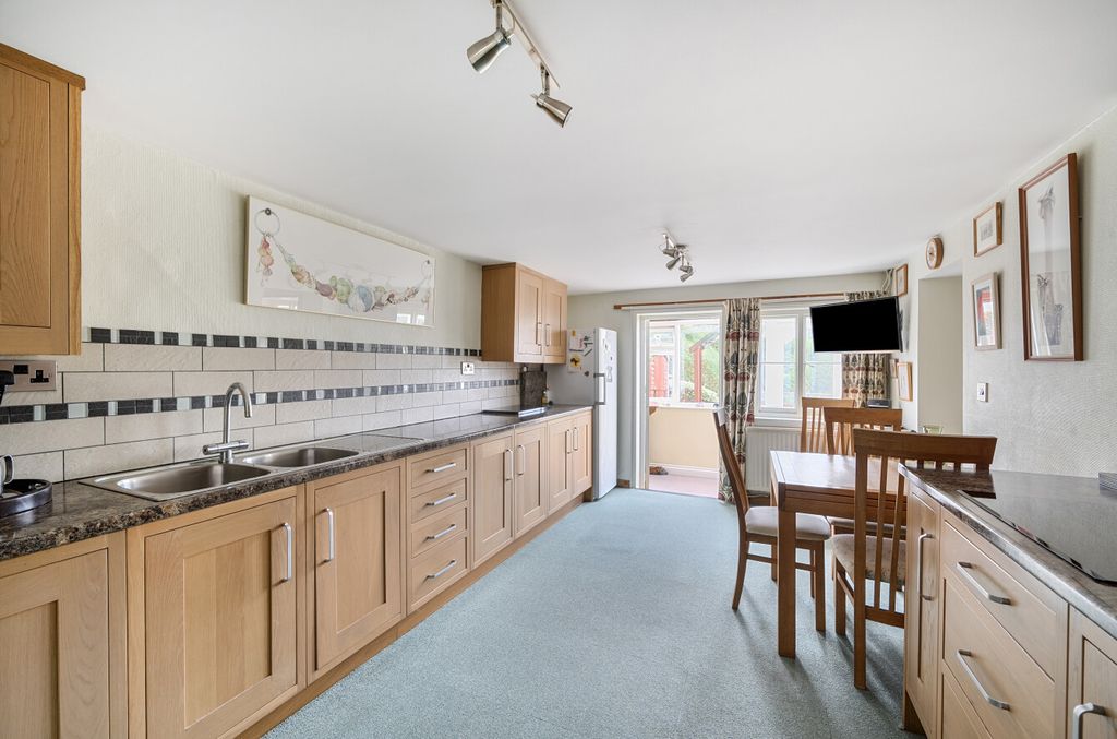 Property photo 3 of 21 1340690-15-68A359...