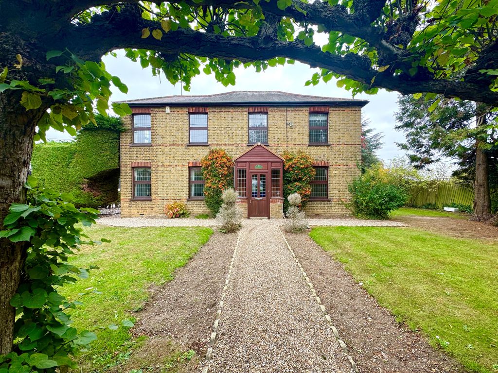 Property photo 1 of 20 Rolphs House, Blasford Hill, Little Waltham, Chelmsford CM3 3Pf