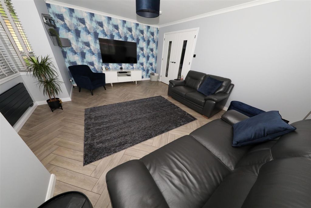 Property photo 2 of 33 B