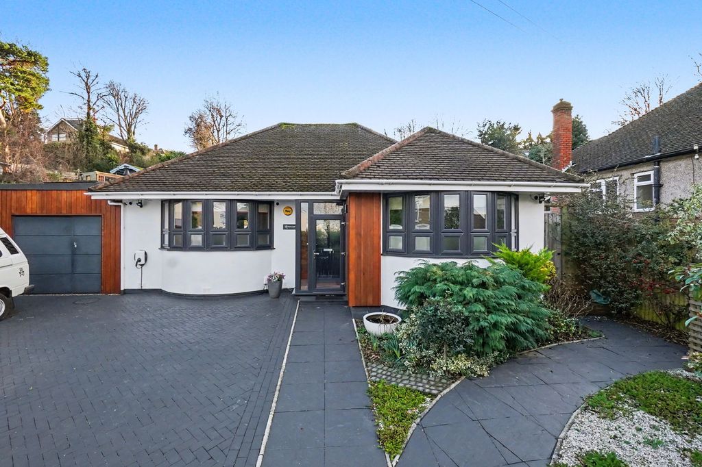 Property photo 2 of 32