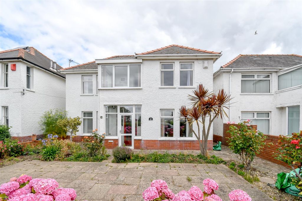 Property photo 1 of 35