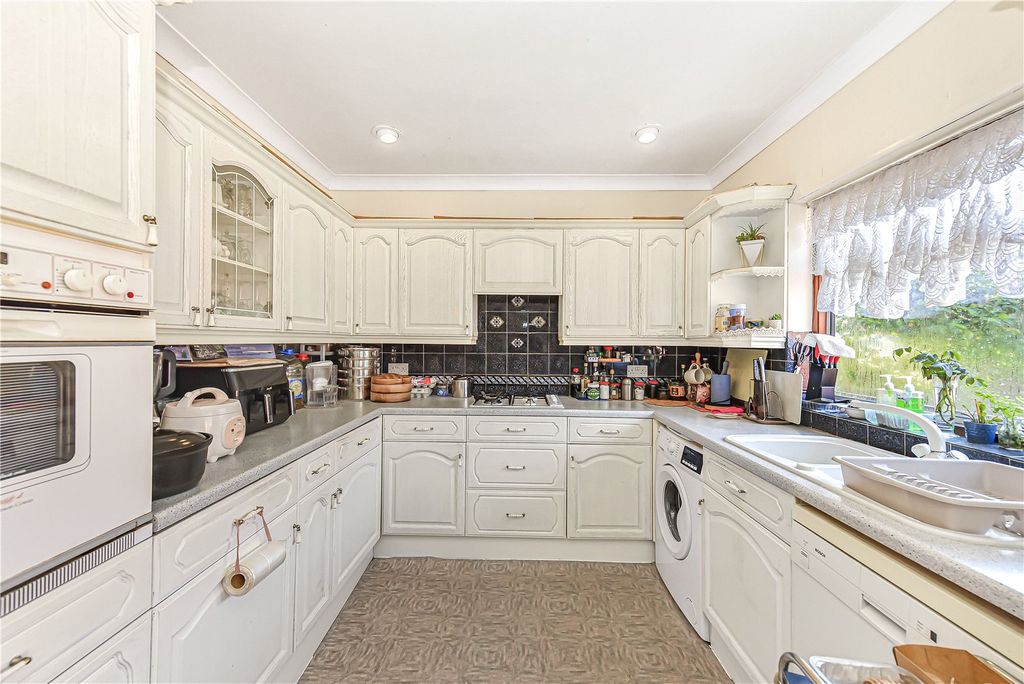 Property photo 3 of 14 Kitchen